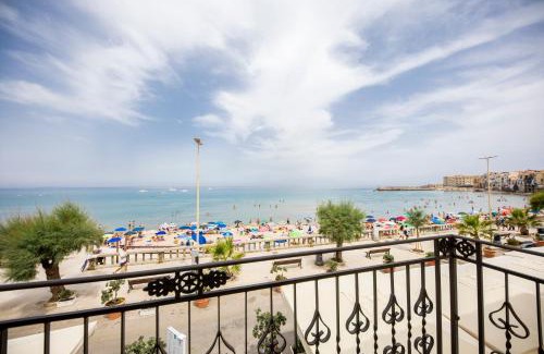 Cefalu House | Abelia Sea Suites