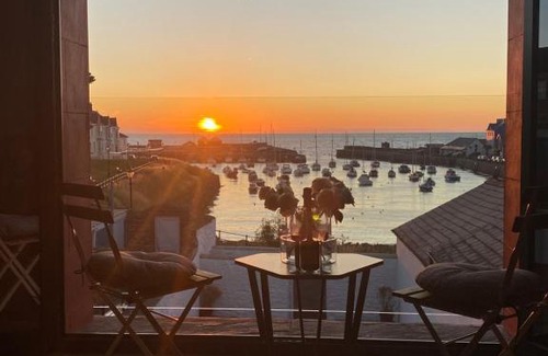 Aberaeron House | Aberaeron Island House - Panoramic Harbour Views