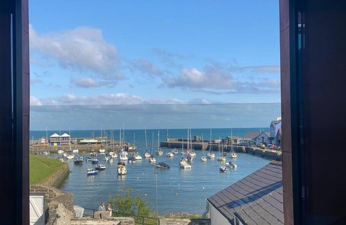 Aberaeron House | Aberaeron Island House - Panoramic Harbour Views