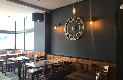 Aberdour Hotel | Aberdour Hotel, Stables Rooms & Beer Garden