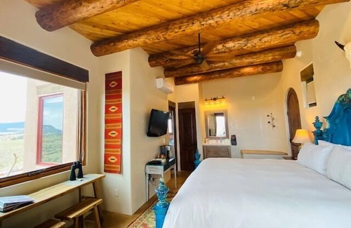 Youngsville Bed & Breakfast | Abiquiu Lake Inn & Breakfast: Soul-stirring experiences meet unrivaled views.