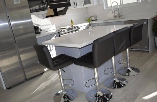 Piedmont House | Abode #1 New Modern Luxe Spacious 2B/2B EV Charger