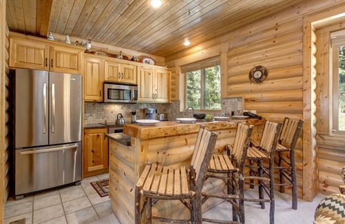 Deer Valley Condo | Abode at Black Bear #253 | Private Hot Tub & Steps to Deer Valley Skiing