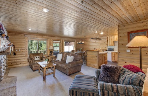 Deer Valley Condo | Abode at Black Bear #302 | Family Friendly Condo w/Private Hot Tub + Amenities