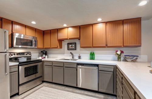 North Park City Condo | Abode at Park Station | Winter Special - Luxury Condo, Walk to Town Lift & Main Street