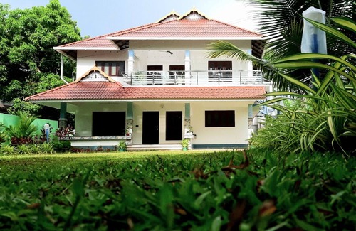 Aryad South Villa | Abode Homestay Alappuzha/Near Omanapuzha Beach