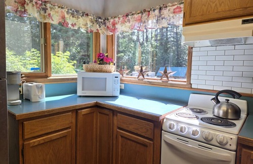 Seward Cabin | Abode Well Family Cabin 2 Bed Private Bath WI-FI