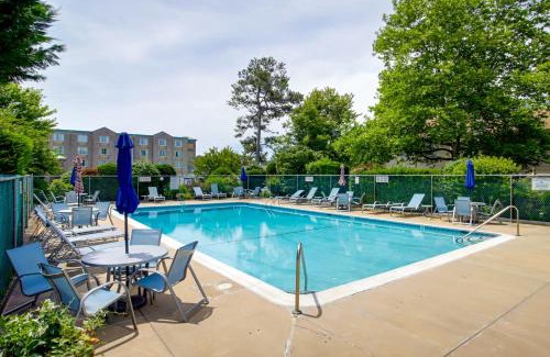 Bethany Beach House | about 1 Block to Bethany Beach, Retreat with Pool Access