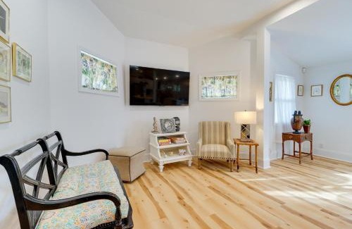 Wilmington House | about 1 Mi to Dtwn Wilmington Home with Patio!