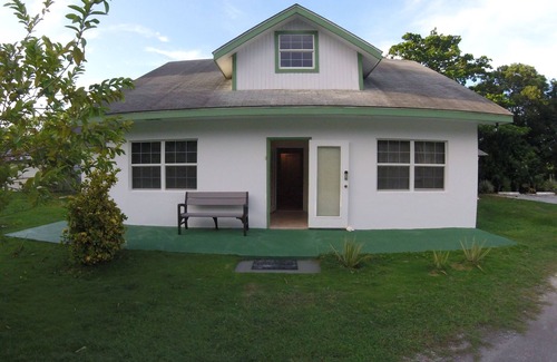West Bay Cottage | About A Minute's Walk To Beach. Check Us Out.