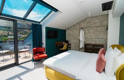 Sololaki Hotel | About Sololaki