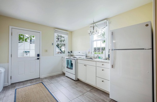 Taylors Island House | About Time! - Remote Waterfront Home with Dock - Sleeps 15-New EV Charger!
