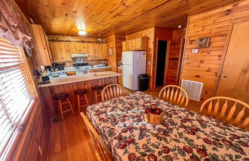 Grassy Creek Cabin | Above It All Available Labor Day Weekend!