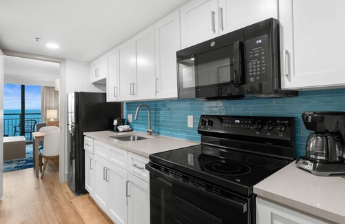 Myrtle Beach Condo | Above It All: Oceanfront 1 Bdrm Deluxe King Suite
