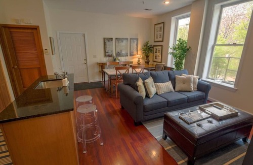 Shaw Apartment | Above Maxwell Wine Bar - Super Central 2Bed 2Bath!