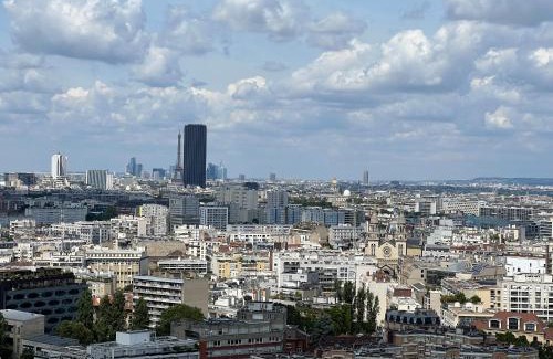 Quartier de la Maison-Blanche Apartment | Above Paris Eiffel Tower view Balcony