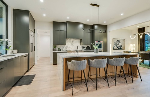 Barton Hills House | Above Platinum I Pool&Spa I Sauna I Modern Luxury I Services I Outdoor Living