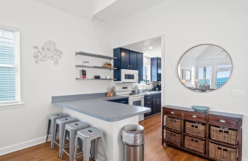 East End House | Above the Dune: Beachfront, Pet-Friendly – Sleeps 8