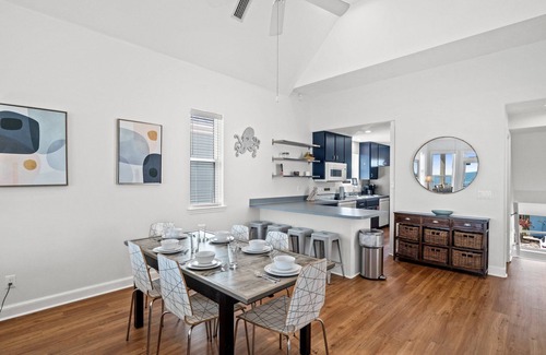 East End House | Above the Dune: Beachfront, Pet-Friendly – Sleeps 8