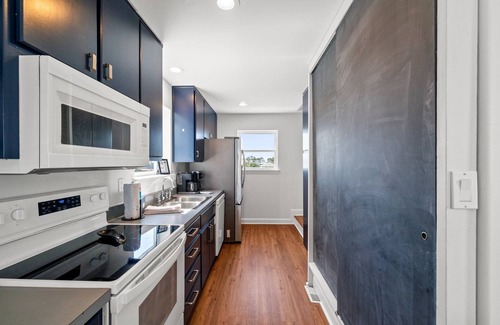 East End House | Above the Dune: Beachfront, Pet-Friendly – Sleeps 8
