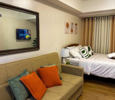 Poblacion District Apartment | Abreeza Place Tower 1 27th Floor, Wi-Fi 50mbps and Kitchen