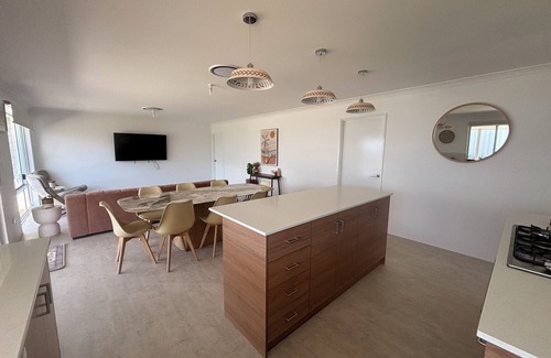 Beresford House | Abrohlos Beach House - No Cleaning Fee