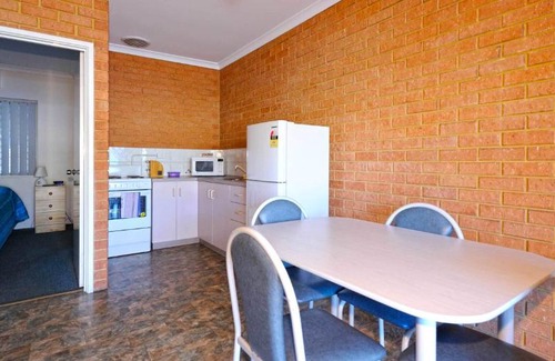 Tarcoola Beach Hotel | Abrolhos Reef Lodge