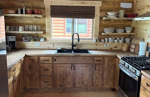 Livingston Cabin | Absaroka Cabin in Paradise Valley nearYellowstone River…just completed