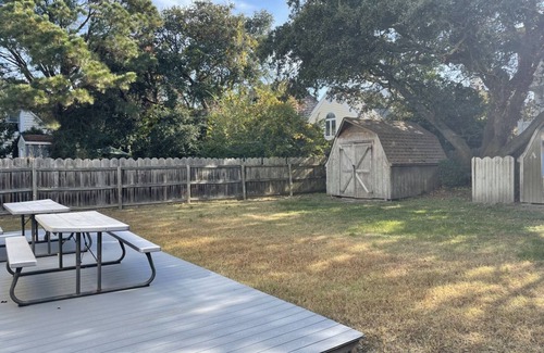 Northeast Virginia Beach House | Absolute Beach 4bdrm/9guests vacation gem steps to beach