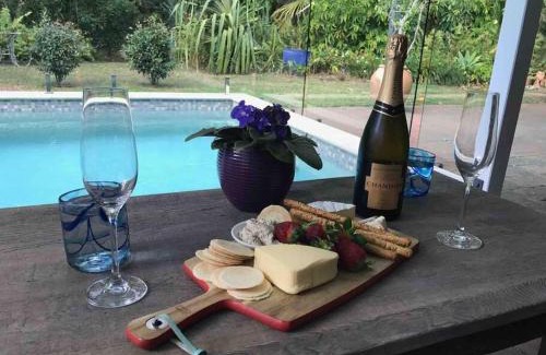 Wurtulla House | Absolute Beach Front Home -Dogs, Surf, Relax, Bush