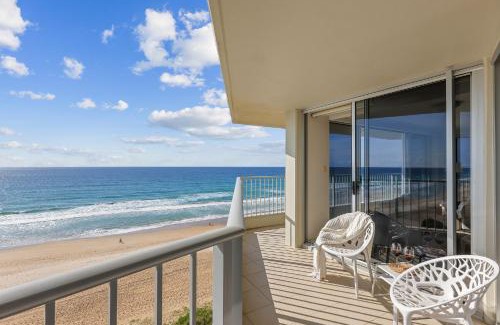 Main Beach Apartment | Absolute Beachfront Apartment