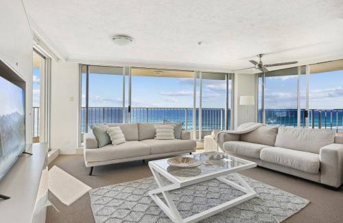 Main Beach Apartment | Absolute Beachfront Apartment