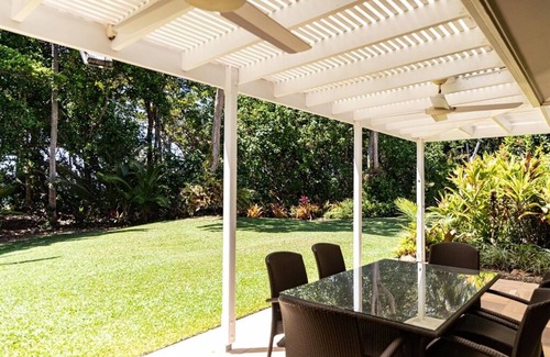 Port Douglas Villa | Absolute Beachfront Villa located with the Mirage Resort grounds. Family friendly.