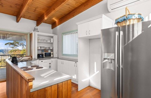 Hyams Beach House | Absolute Blue by Experience Jervis Bay