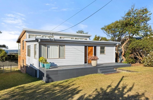 Hyams Beach House | Absolute Blue by Experience Jervis Bay