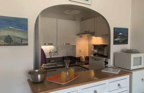 Sanary-sur-Mer Apartment | Absolute comfort in Sanary, l'appart de la mer, all on foot, air conditioning and garage