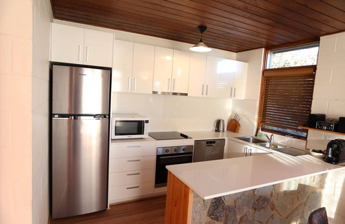 Jindabyne Apartment | Absolute lakefront, stunning position right in Jindabyne
