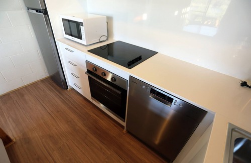 Jindabyne Apartment | Absolute lakefront, stunning position right in Jindabyne