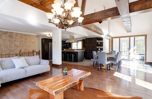 Val-des-Lacs Ski Chalet | Absolute luxury by the lake-Chateau Val-des-Lacs