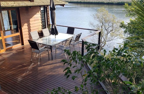Gunderman House | Absolute waterfront home on the Hawkesbury River perfect for fishing & relaxing