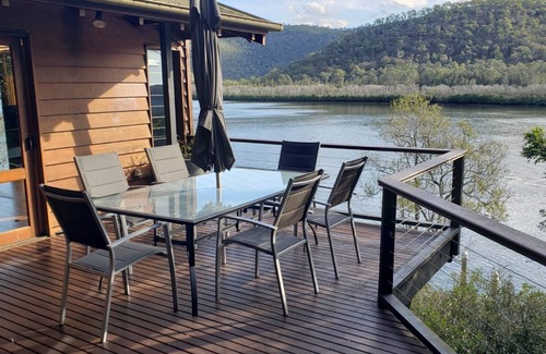 Gunderman House | Absolute waterfront home on the Hawkesbury River perfect for fishing & relaxing