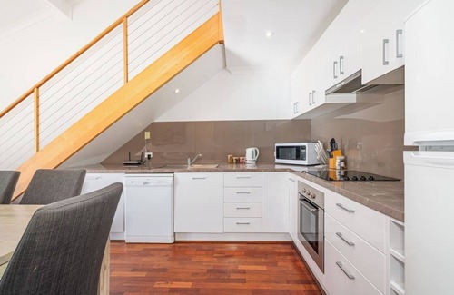 Broadwater House | Absolute Waterfront: Cape View 3BR/2BA for 8
