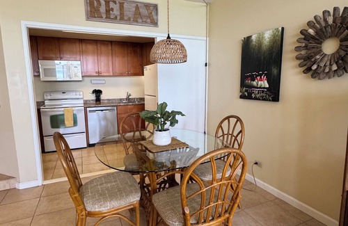 Honokowai Condo | Absolutely Beachfront - Hale Mahina Beach Resort - B206