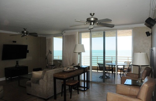 Marco Island Condo | Absolutely stunning apartment by the sea!