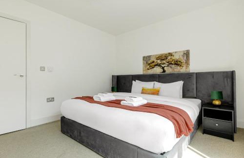 Park Royal Apartment | Absolutely Stunning 1BR flat, 20 min to the Centre