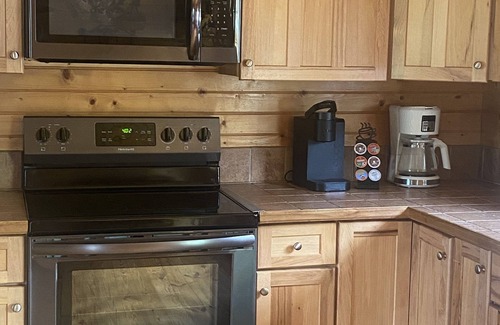 Luray Cabin | Absolutely stunning Mountain View with covered hot tub
