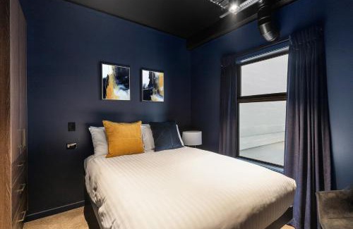 Newton Hotel | Abstract Hotel