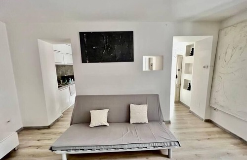 Turin Apartment | [Abstract house] Design home in center of Turin