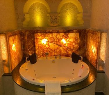 Ortahisar Hotel | Abu Hayat Cave Suites