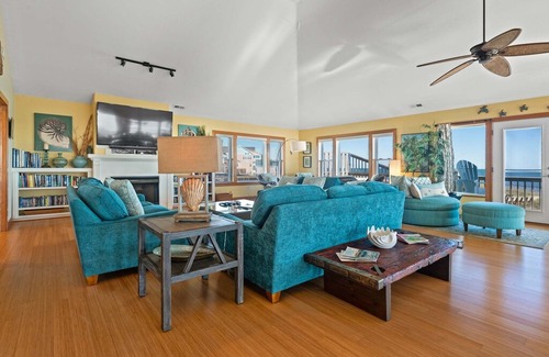 Hatteras House | Abundant Blessings - Modern 8 Bedroom Oceanfront Home in Hatteras